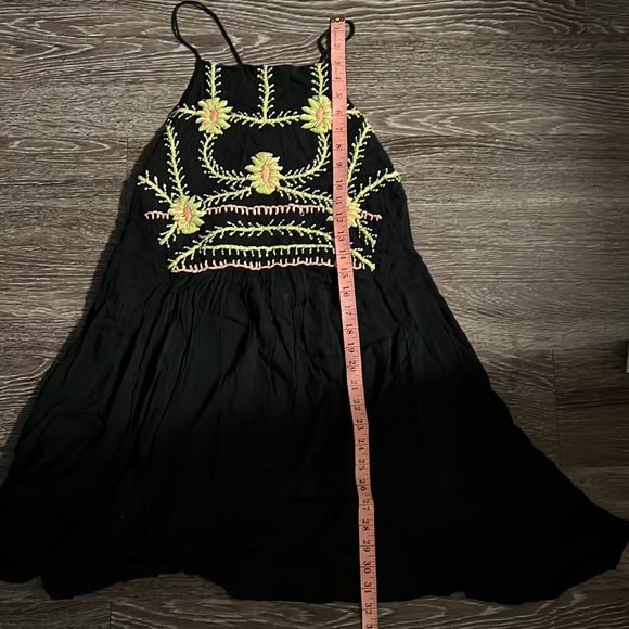 Piper by Townsen Embroidered Dress - Picture 10 of 10